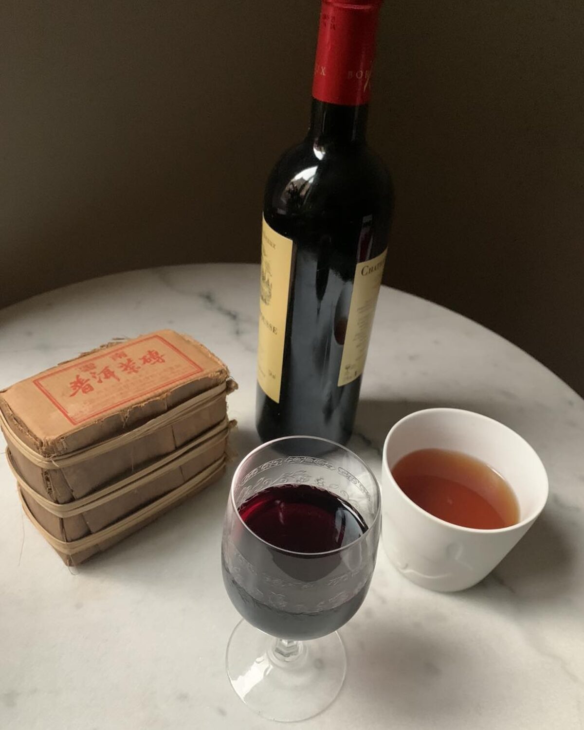 Le thé à table